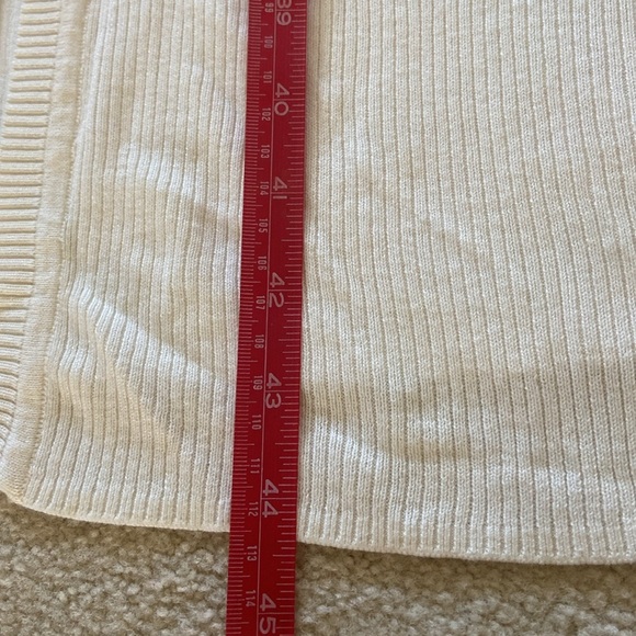 J Jill long duster size XL in off white color, two pockets, three buttons - Picture 4 of 8